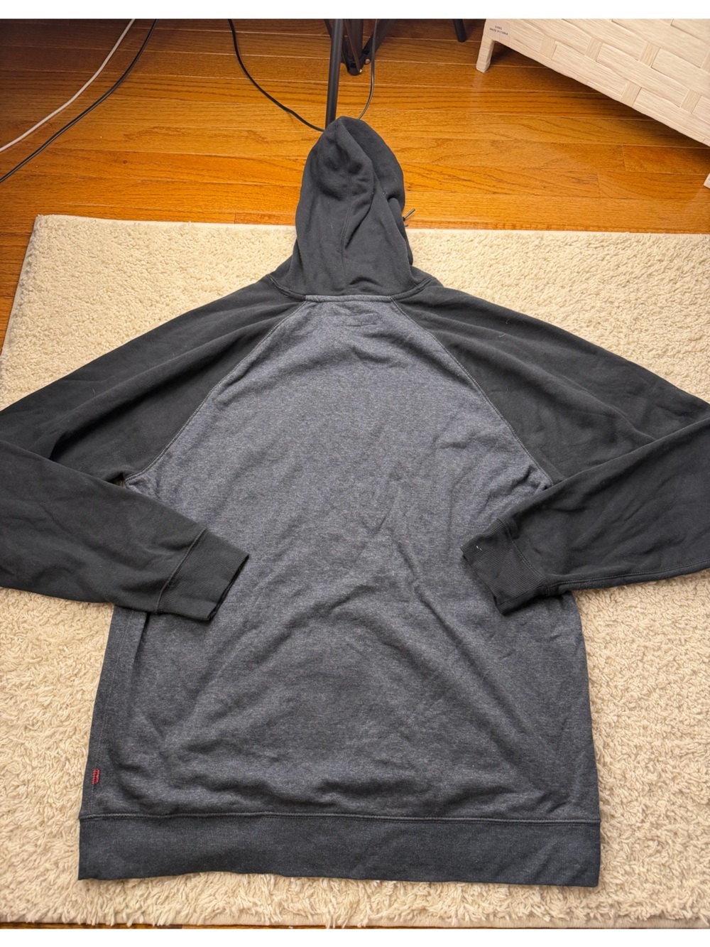 Levi's Men's XL Two-Tone Black/Charcoal Hooded Sweatshirt - Picture 2 of 7